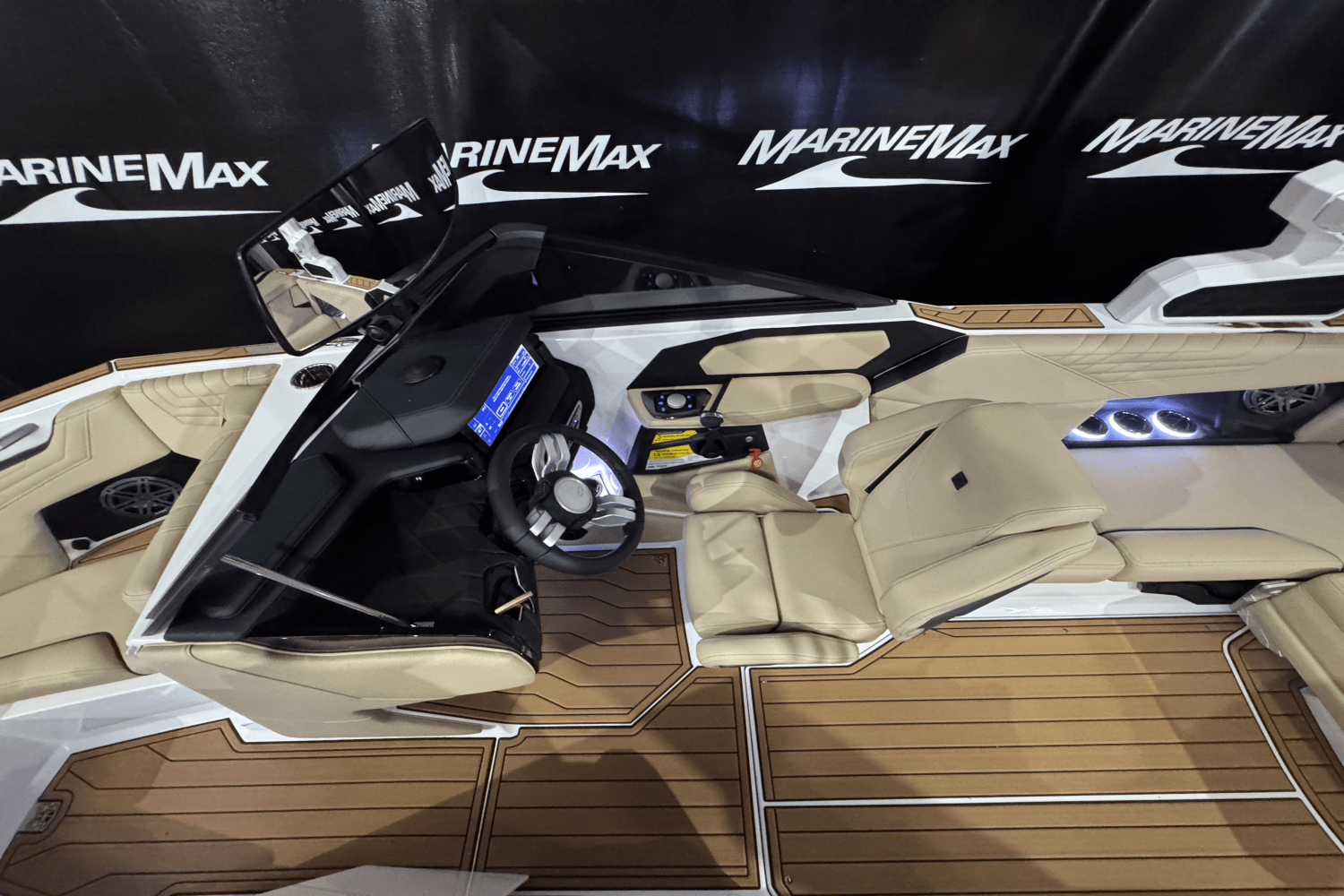 Slide: The Image of Nautique Super Air Nautique S21 2025 - 29