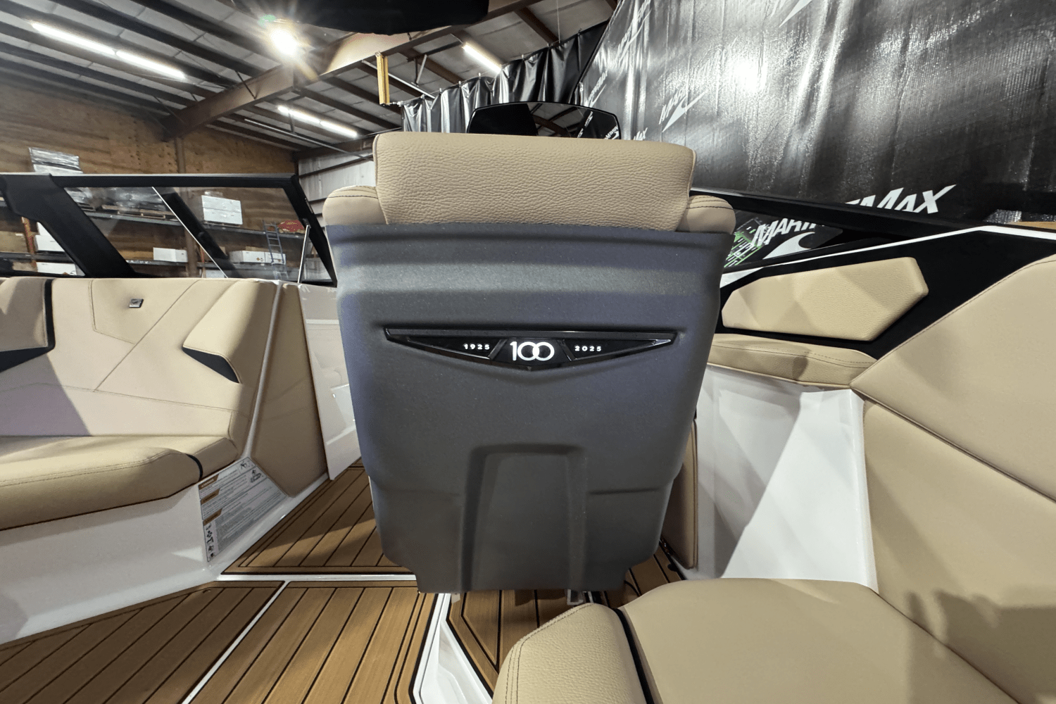 Slide: The Image of Nautique Super Air Nautique S21 2025 - 31