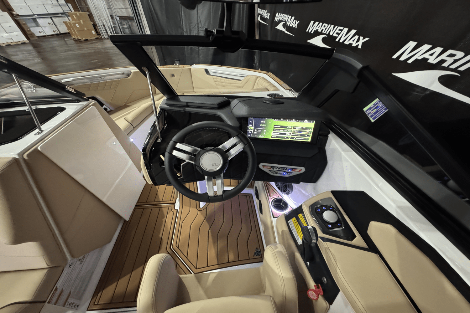 Slide: The Image of Nautique Super Air Nautique S21 2025 - 32