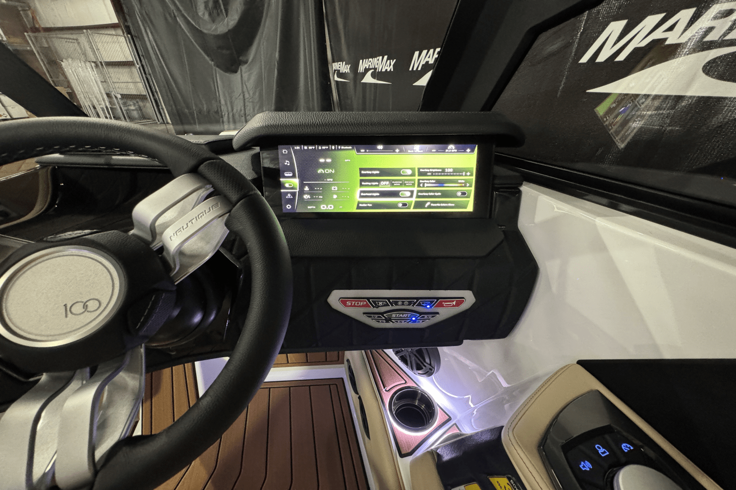 Slide: The Image of Nautique Super Air Nautique S21 2025 - 33