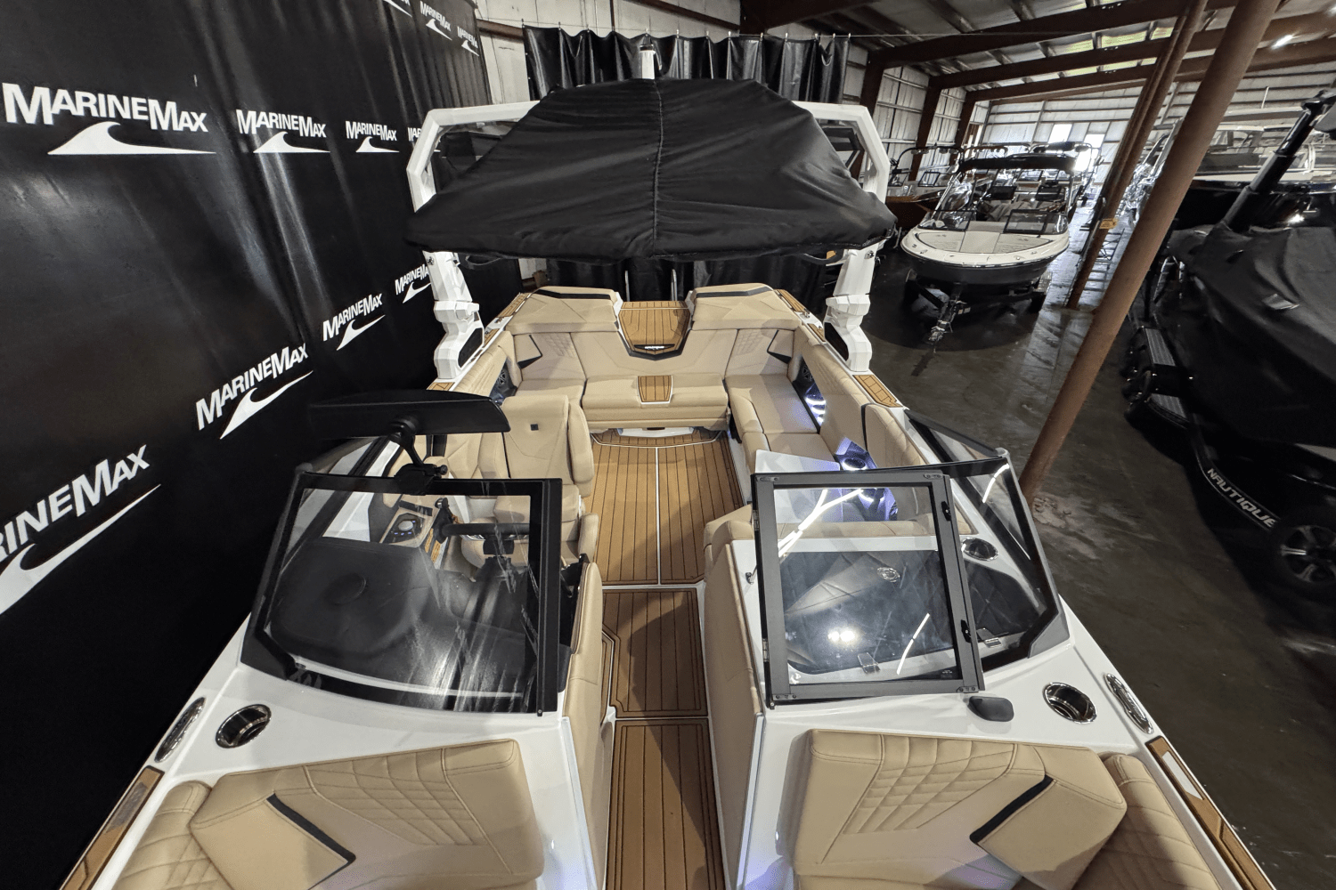 Slide: The Image of Nautique Super Air Nautique S21 2025 - 43