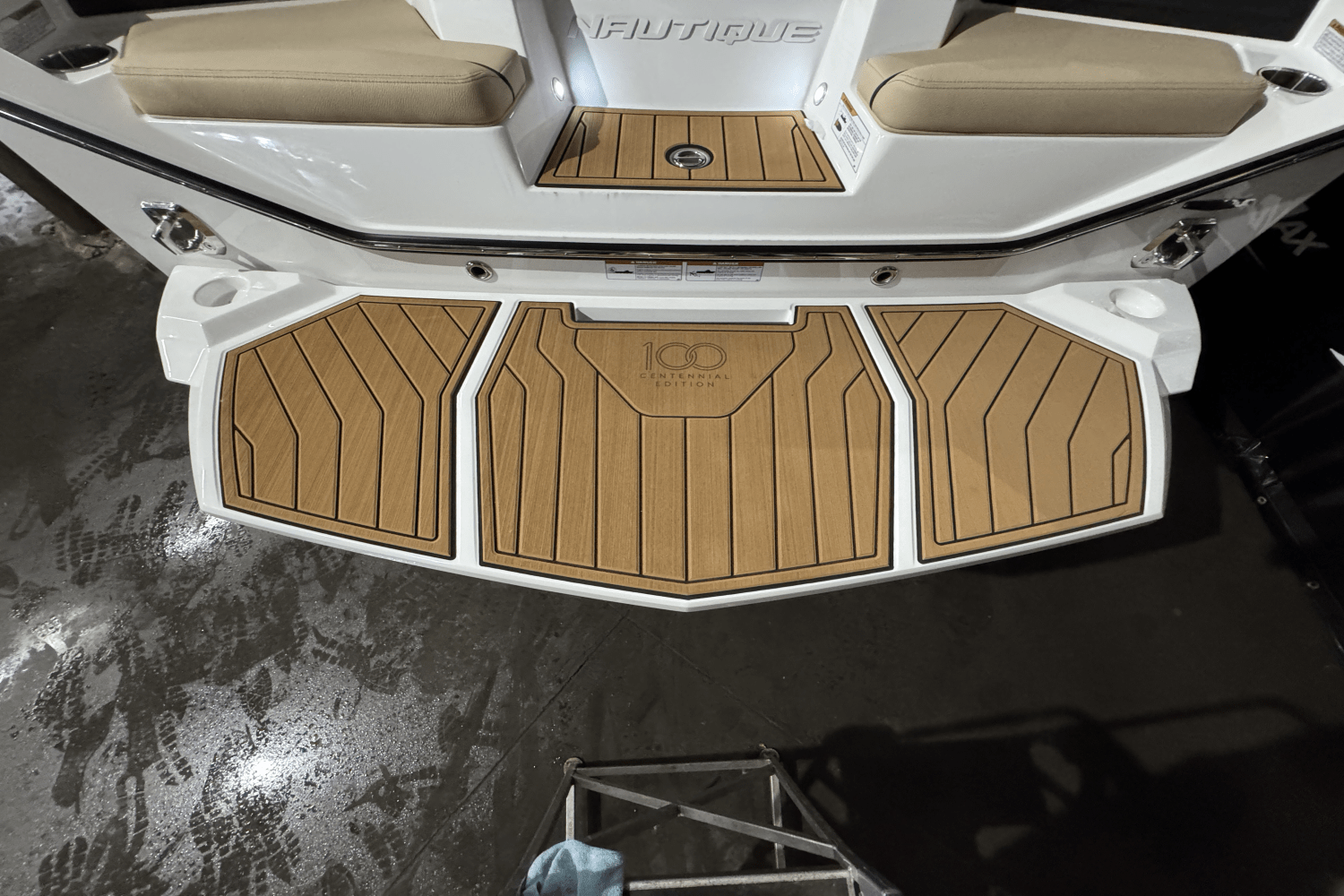 Slide: The Image of Nautique Super Air Nautique S21 2025 - 5