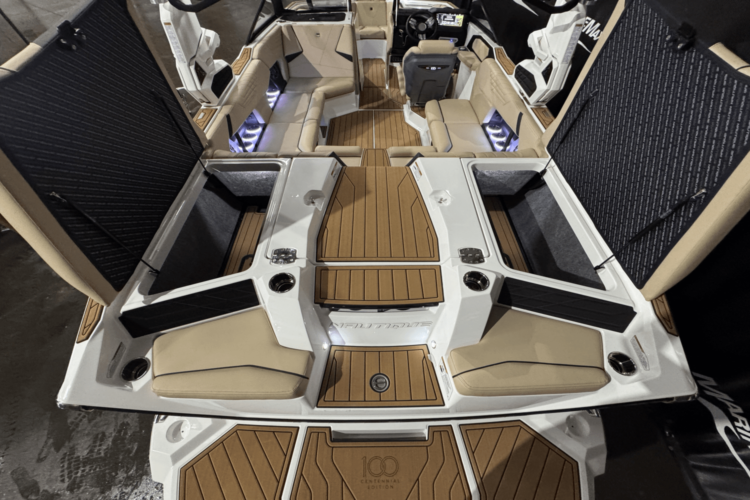 Slide: The Image of Nautique Super Air Nautique S21 2025 - 7
