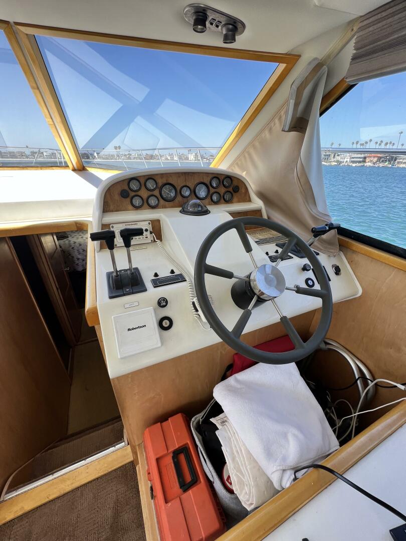Slide: The Image of 1994 Navigator 43 Flybridge - FANTASEA - 3870571