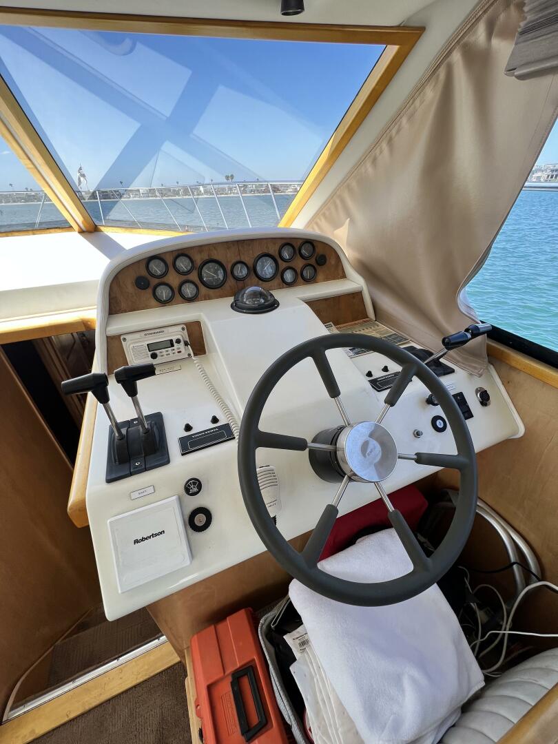 Slide: The Image of 1994 Navigator 43 Flybridge - FANTASEA - 3870572