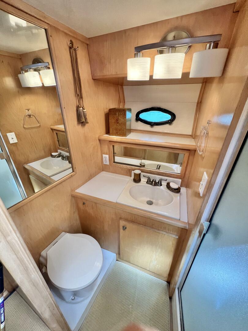 Slide: The Image of 1994 Navigator 43 Flybridge - FANTASEA - 3870573