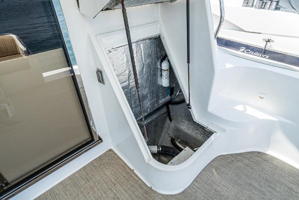 Slide: The Image of Navigator 62 Pilothouse 2008 - 56