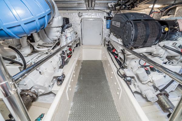 Slide: The Image of Navigator 62 Pilothouse 2008 - 57
