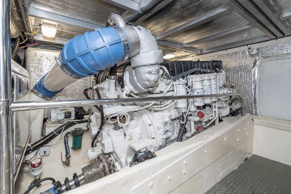 Slide: The Image of Navigator 62 Pilothouse 2008 - 58