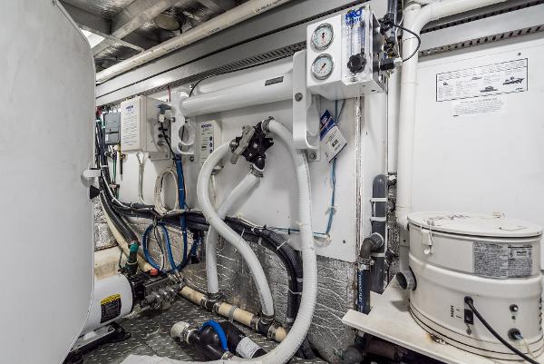 Slide: The Image of Navigator 62 Pilothouse 2008 - 64