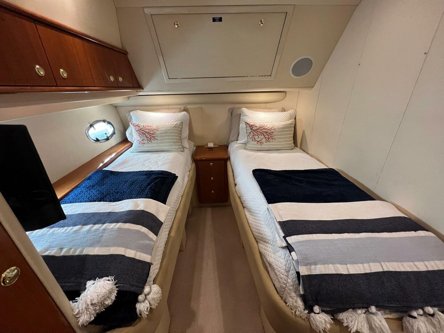 Slide: The Image of 2001 Neptunus 56 Flybridge- Guest Stateroom 2 - 5226563