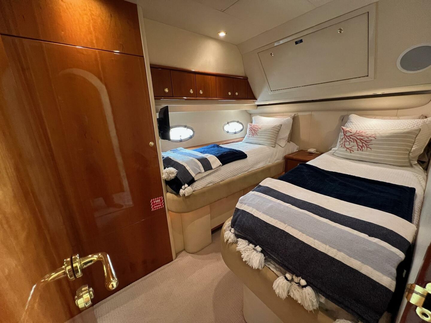 Slide: The Image of 2001 Neptunus 56 Flybridge- Guest Stateroom 2 - 5226564