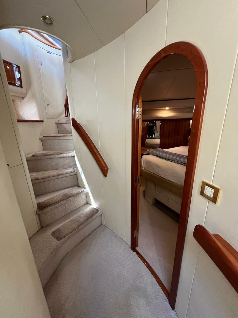 Slide: The Image of 2001 Neptunus 56 Flybridge- Companionway - 5226565