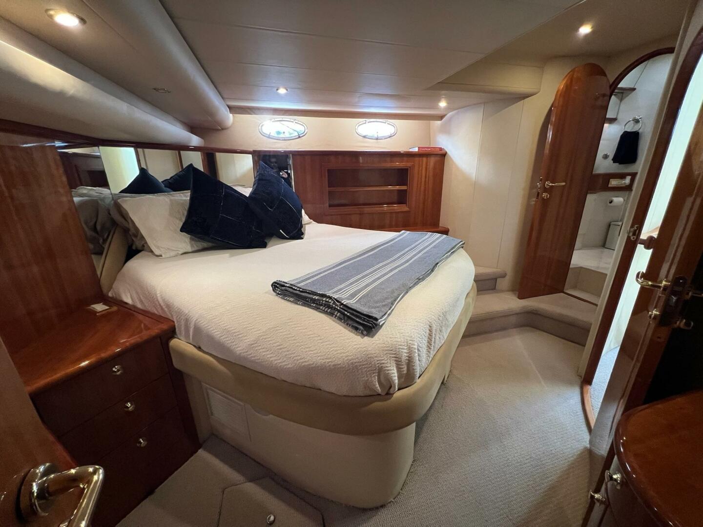 Slide: The Image of 2001 Neptunus 56 Flybridge- Master Stateroom - 5226566