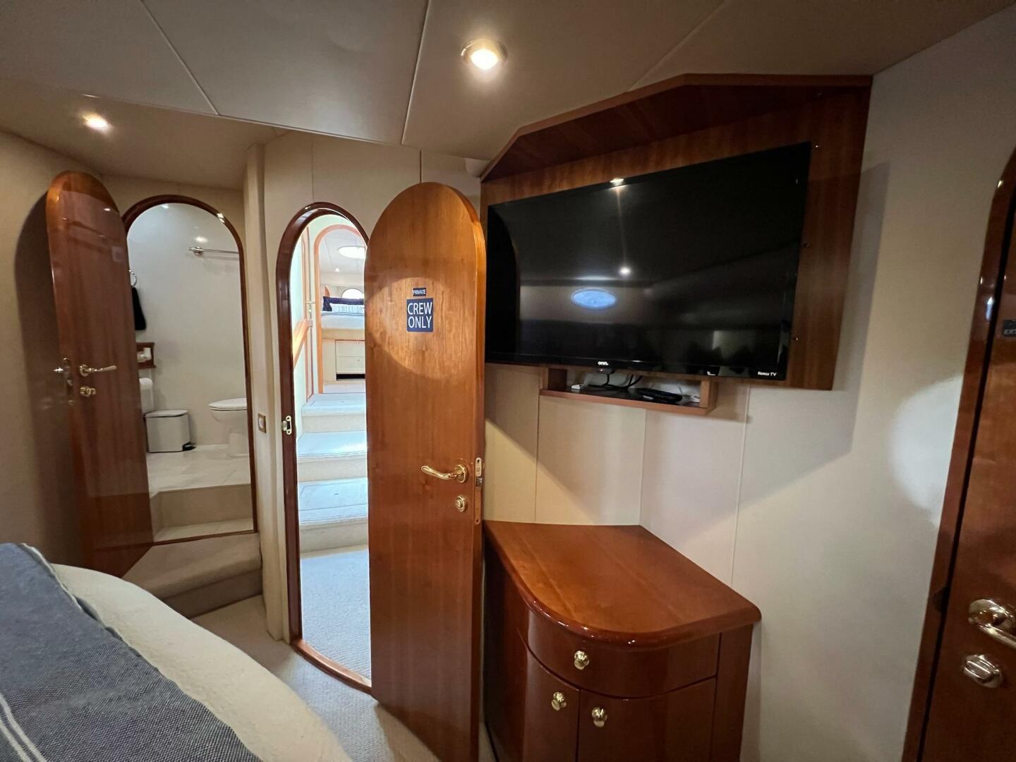 Slide: The Image of 2001 Neptunus 56 Flybridge- MSTR Stateroom - 5226567