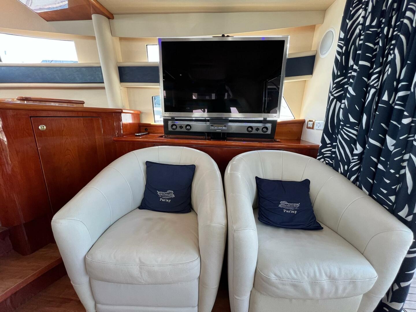 Slide: The Image of 2001 Neptunus 56 Flybridge- Salon - 5226585