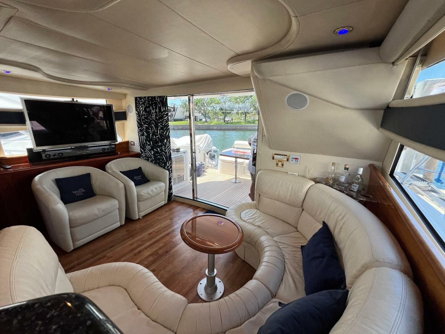 Slide: The Image of 2001 Neptunus 56 Flybridge- Salon - 5226586