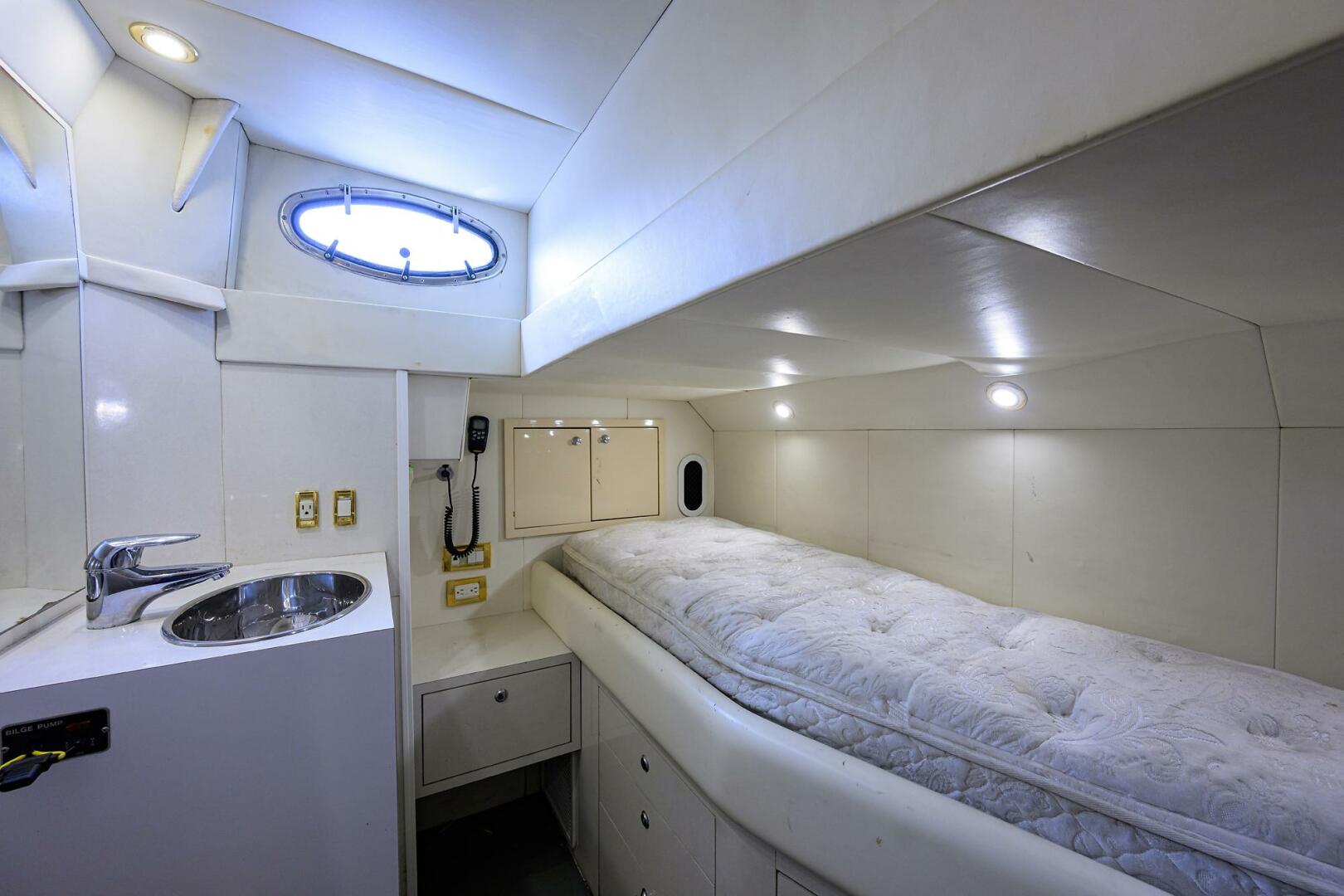 Slide: The Image of Crew Quarters - 5125250
