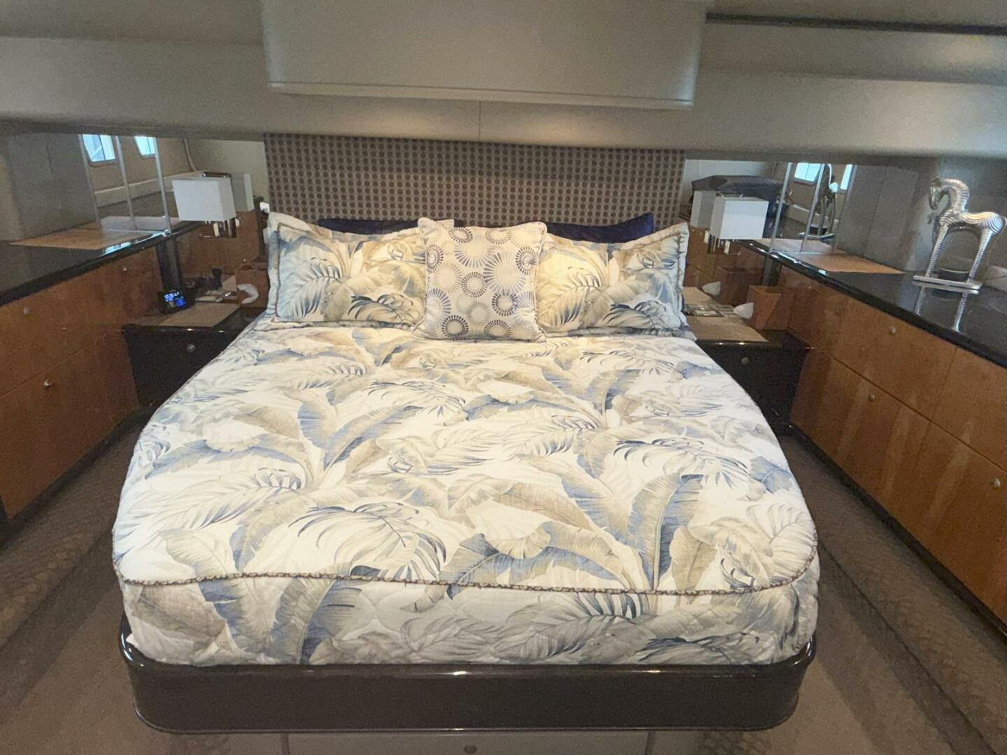 Slide: The Image of Master Stateroom Looking Aft   - 5428937