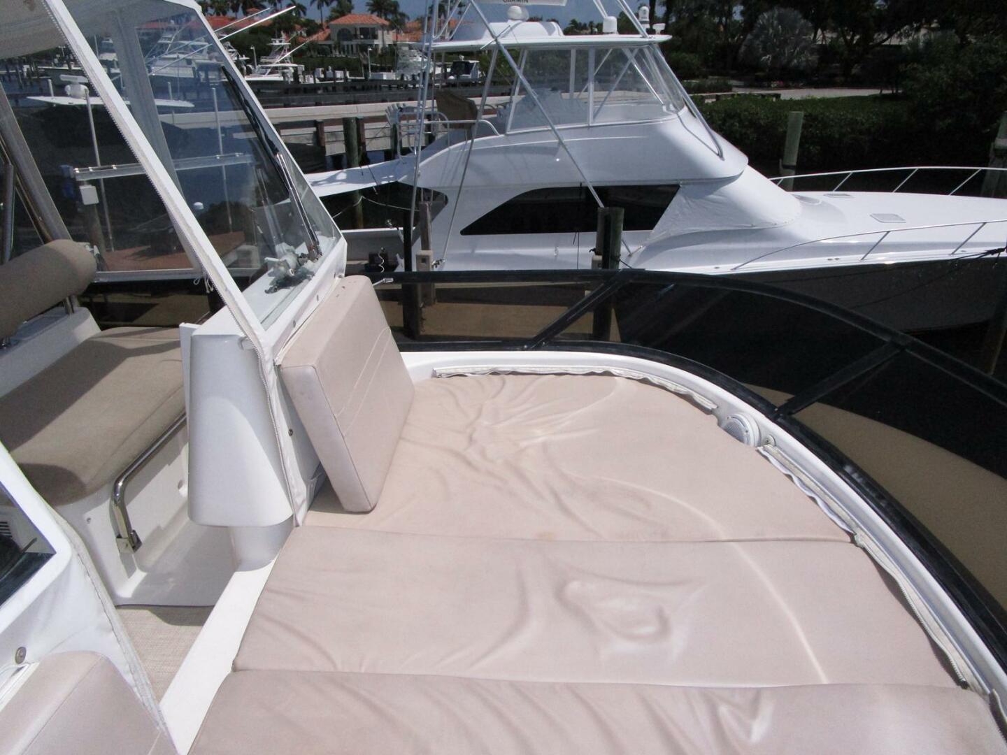 Slide: The Image of Flybridge Forward Sun Lounge   - 5391491