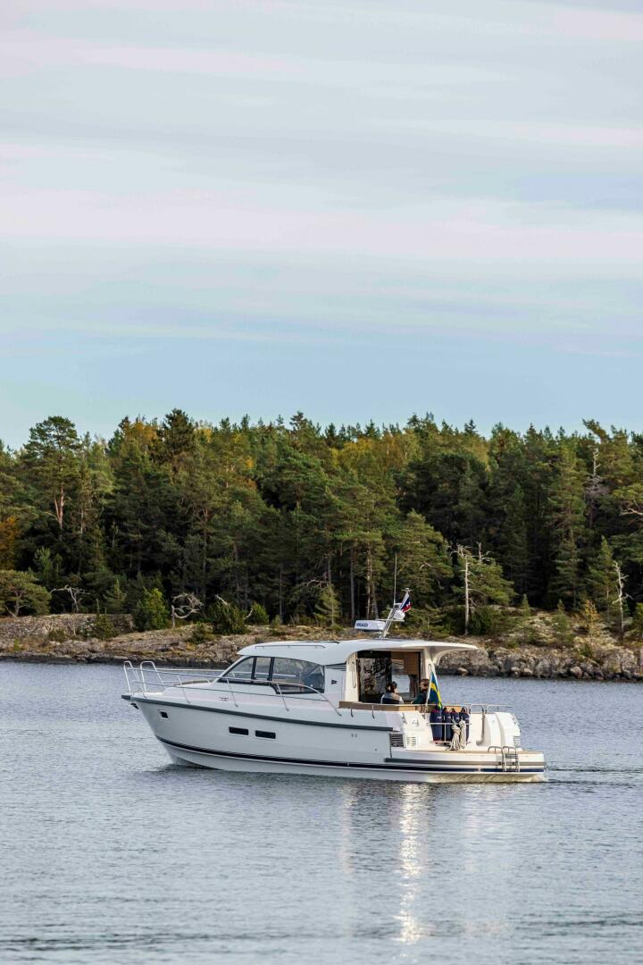 Slide: The Image of Nimbus 365 Coupe 2025 - 4920687