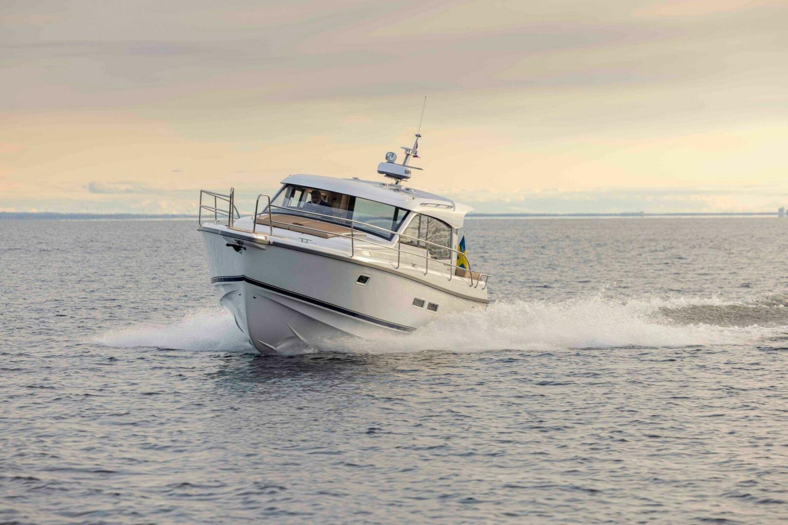 Slide: The Image of Nimbus 365 Coupe 2025 - 4920688