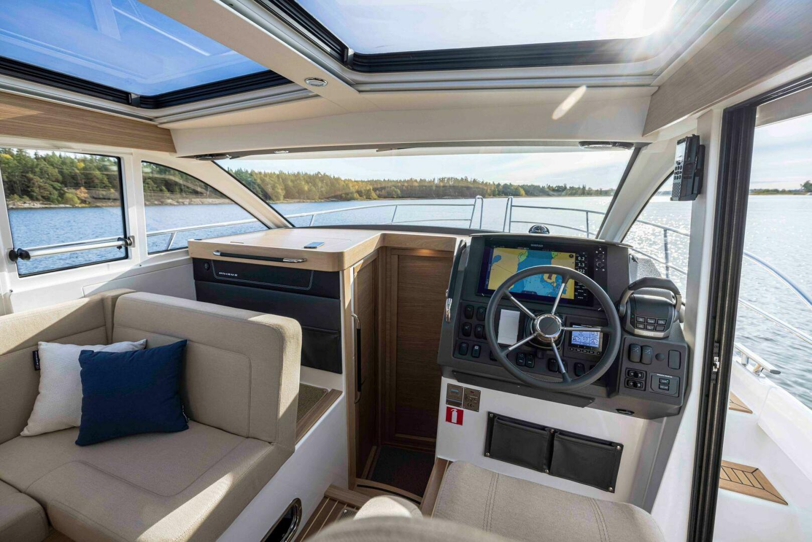 Slide: The Image of Nimbus 365 Coupe 2025 - 4920679
