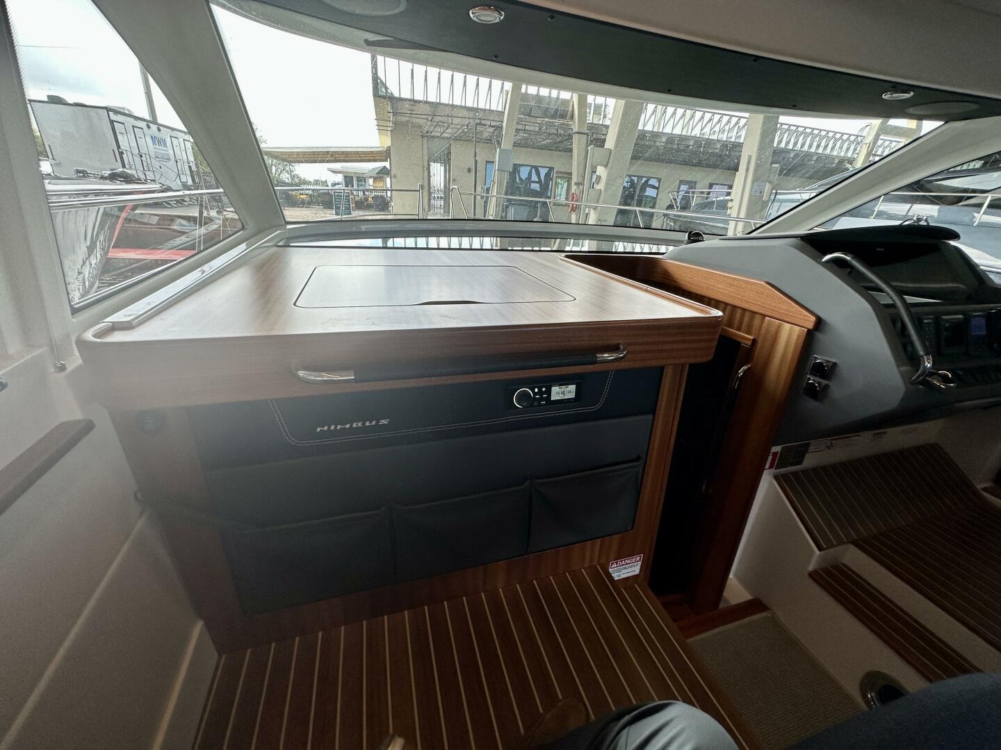 Slide: The Image of Nimbus 405 Coupe 2022 - 18