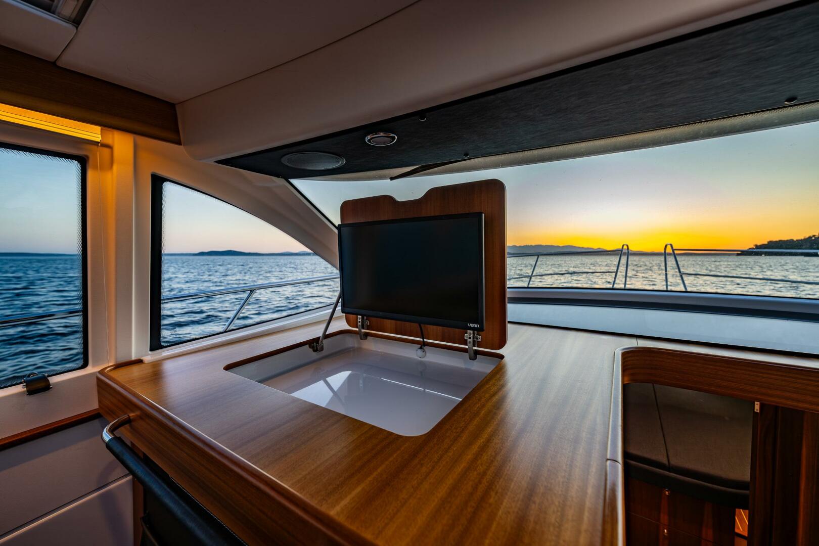 Slide: The Image of Nimbus 405 Coupe 2022 - 5395079