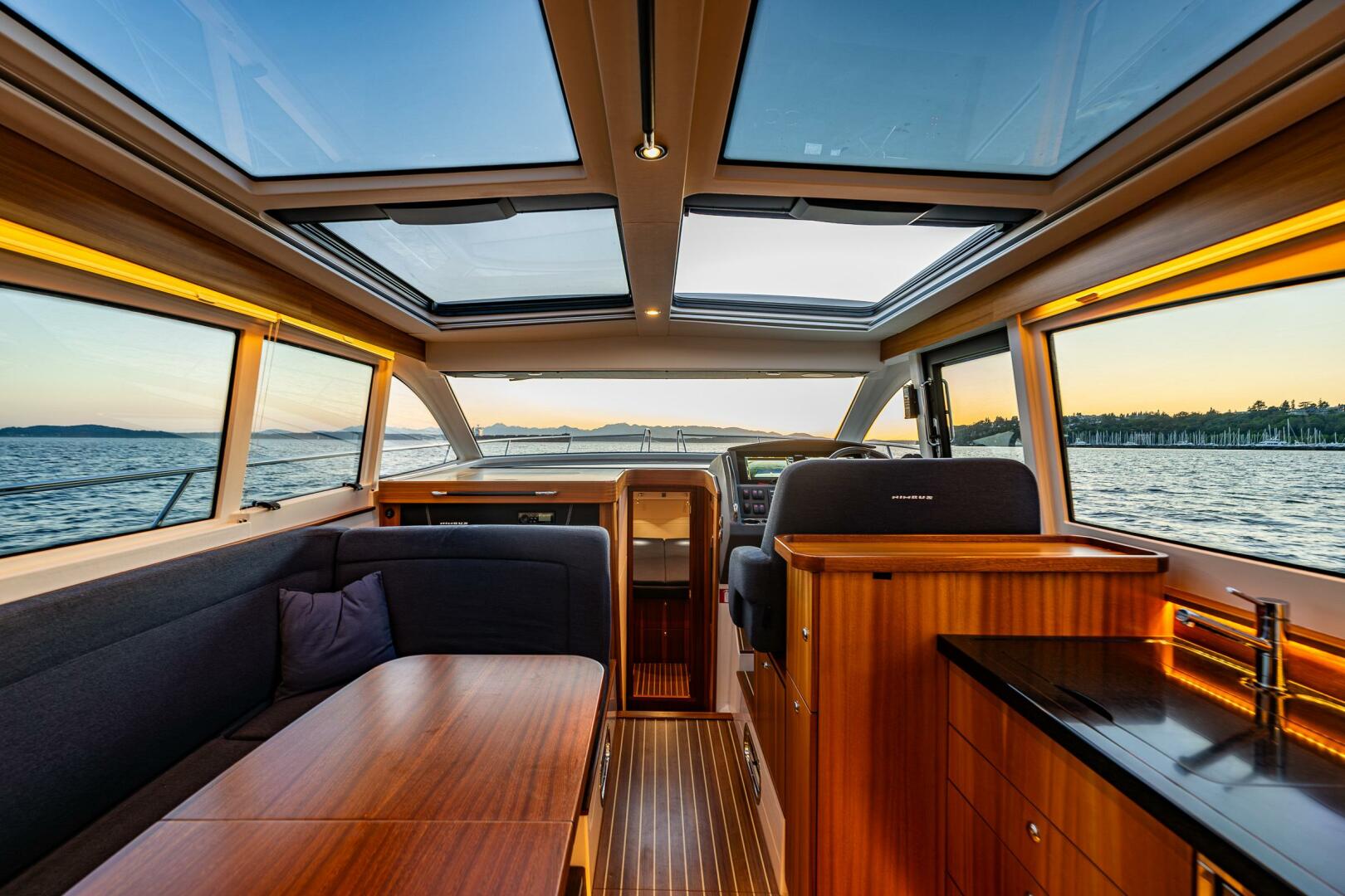 Slide: The Image of Nimbus 405 Coupe 2022 - 5395082