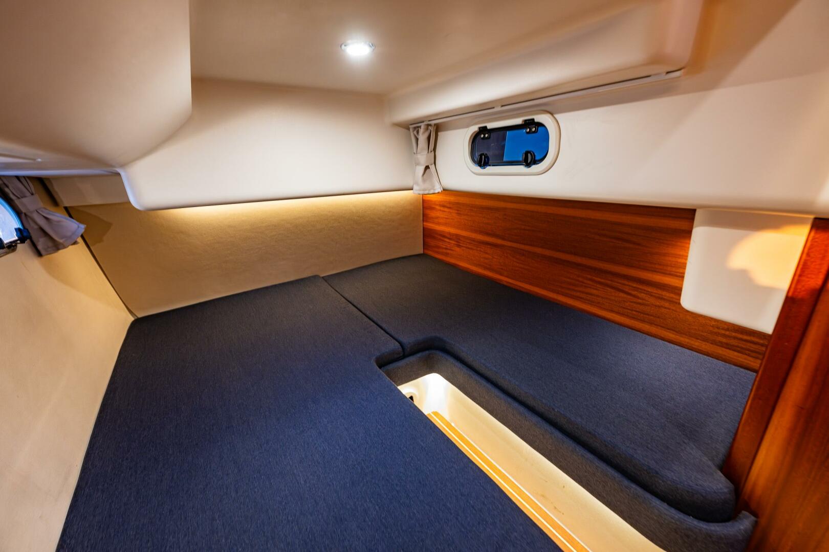 Slide: The Image of Nimbus 405 Coupe 2022 - 5395089