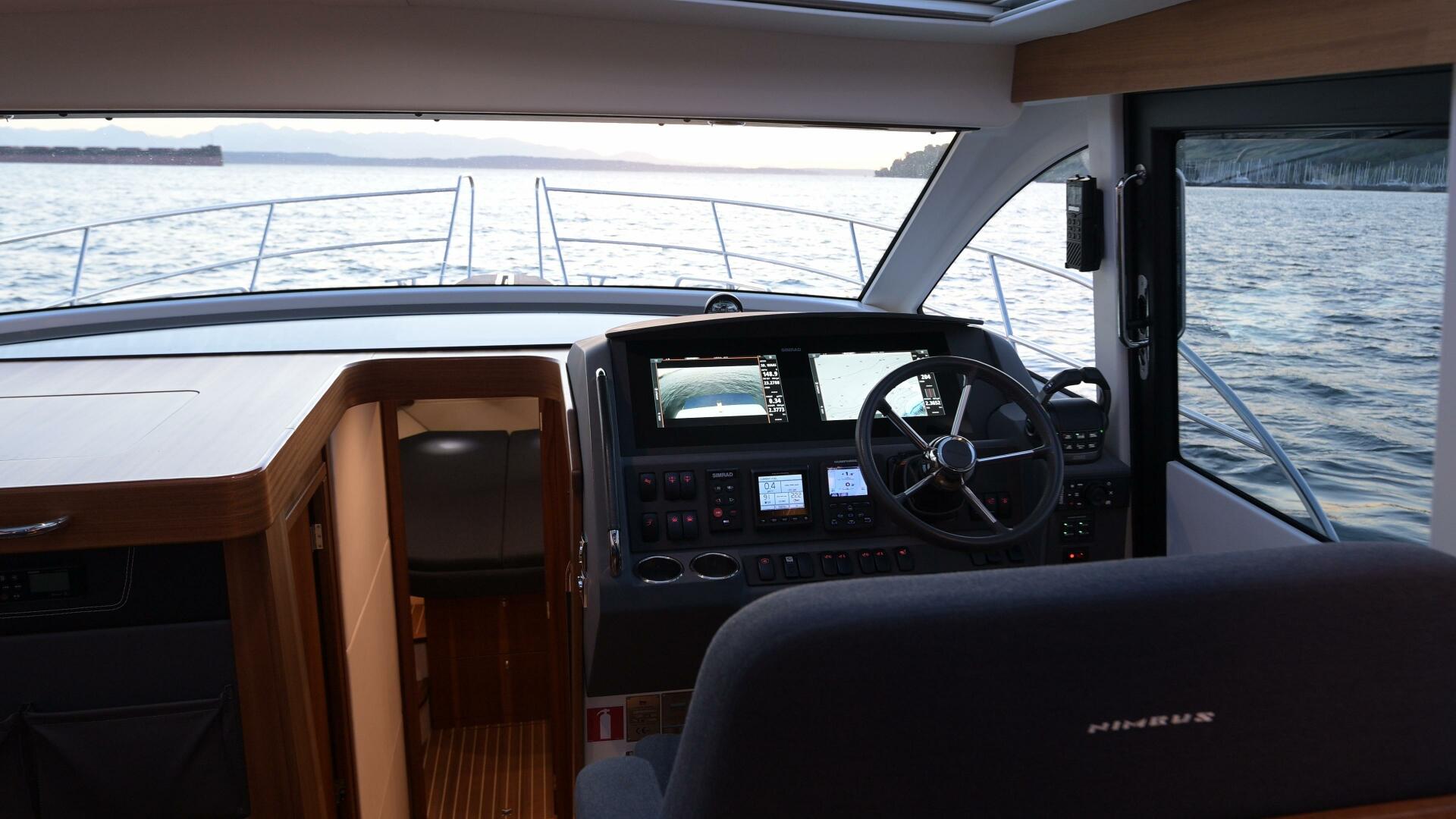 Slide: The Image of Nimbus 405 Coupe 2022 - 5395097