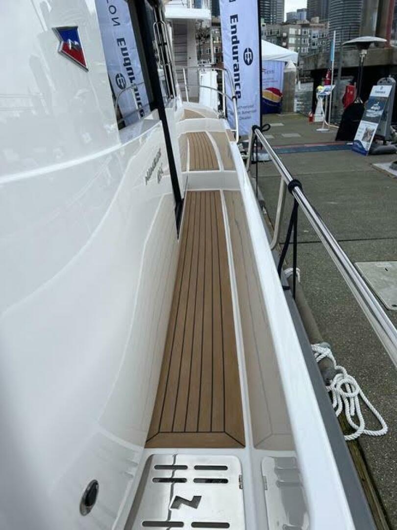 Slide: The Image of Nimbus 405 Coupe #124 2023 - 4192157