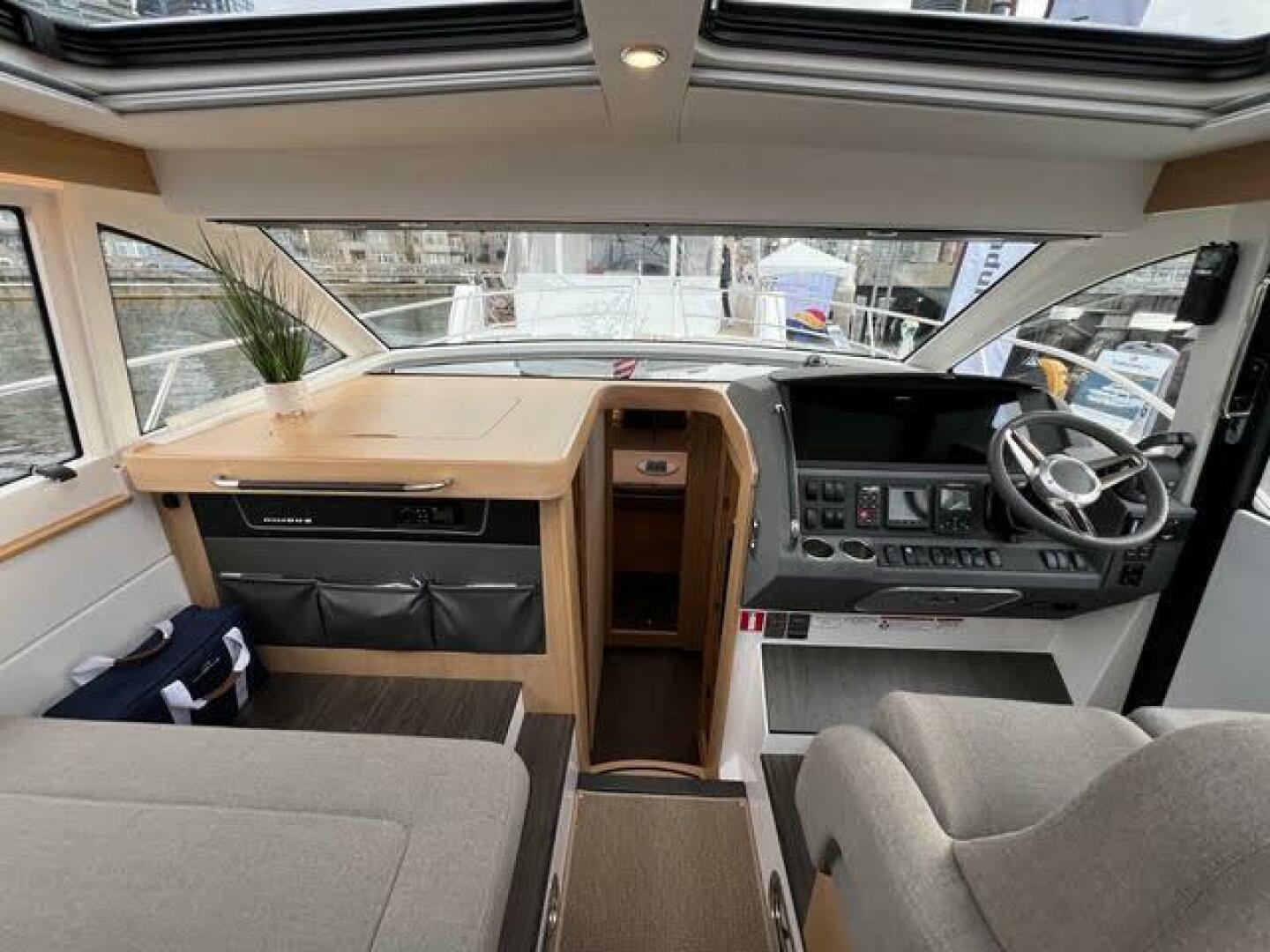 Slide: The Image of Nimbus 405 Coupe #124 2023 - 4192176