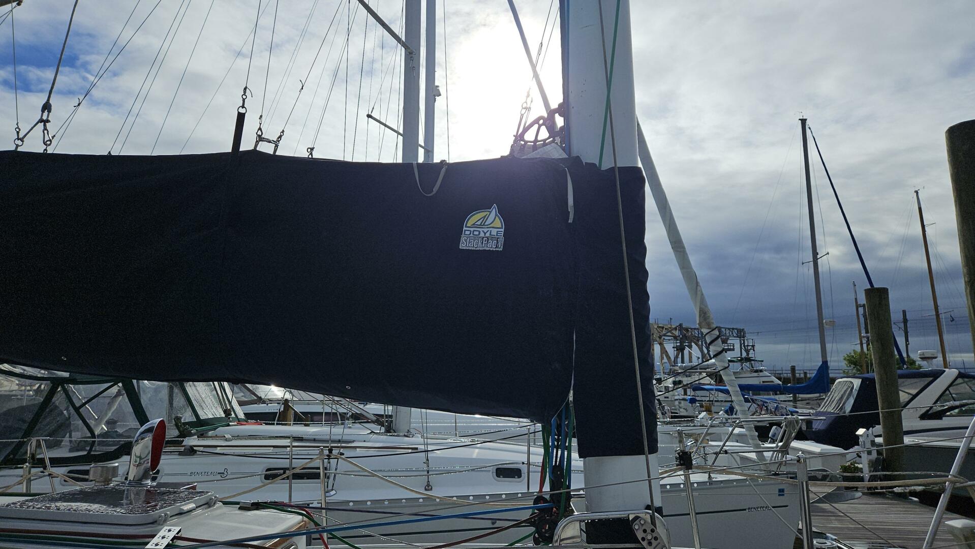 Slide: The Image of Nonsuch Auxiliary Sail 1988 - 4596579