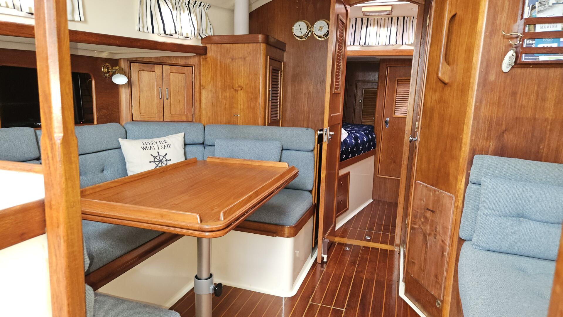 Slide: The Image of Nonsuch Auxiliary Sail 1988 - 4596620