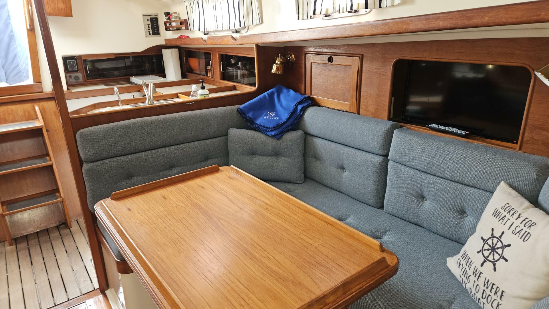 Slide: The Image of Nonsuch Auxiliary Sail 1988 - 4596609