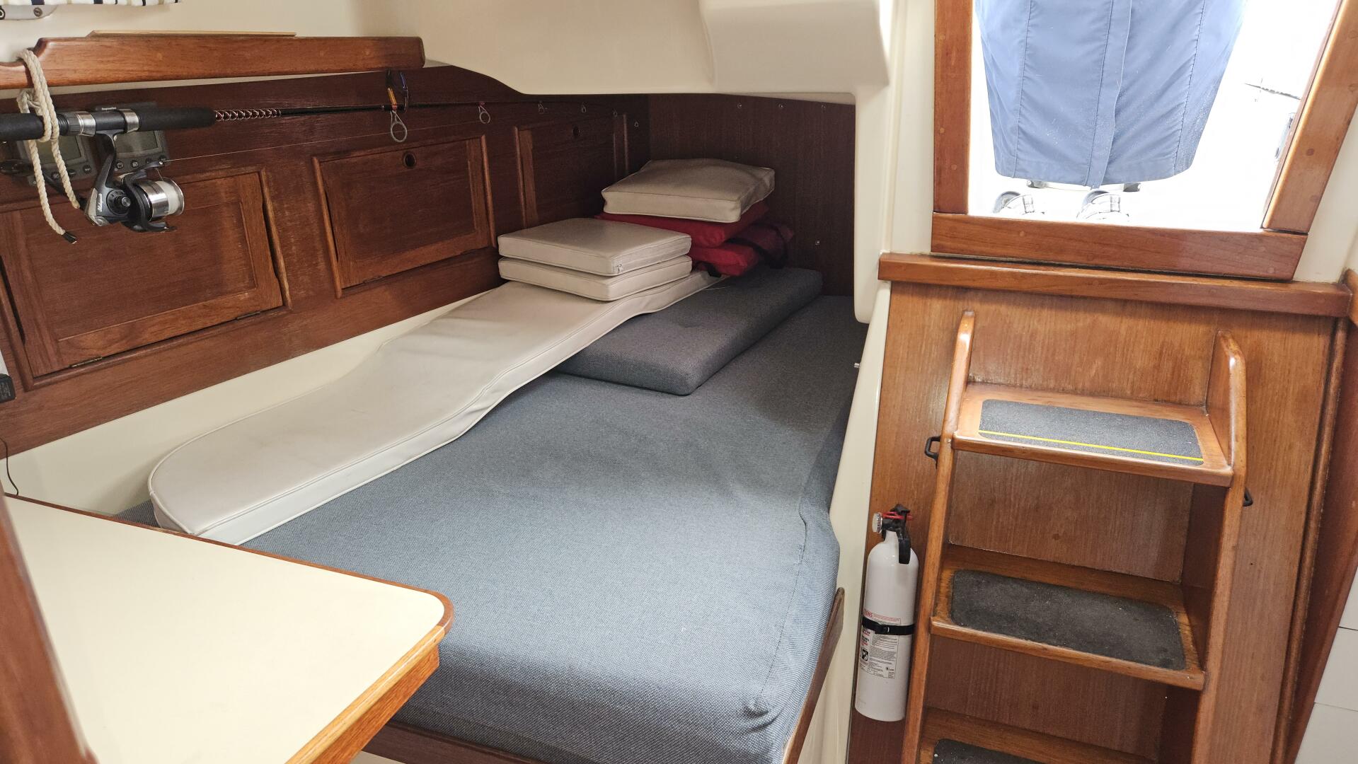 Slide: The Image of Nonsuch Auxiliary Sail 1988 - 4596612