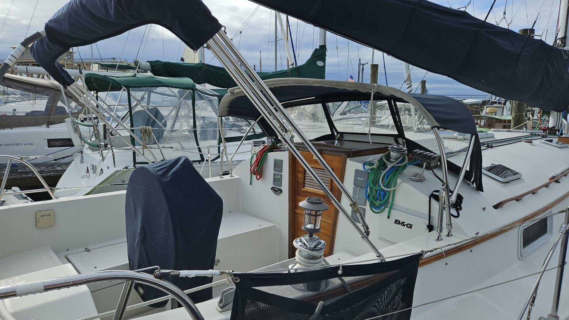 Slide: The Image of Nonsuch Auxiliary Sail 1988 - 4596591