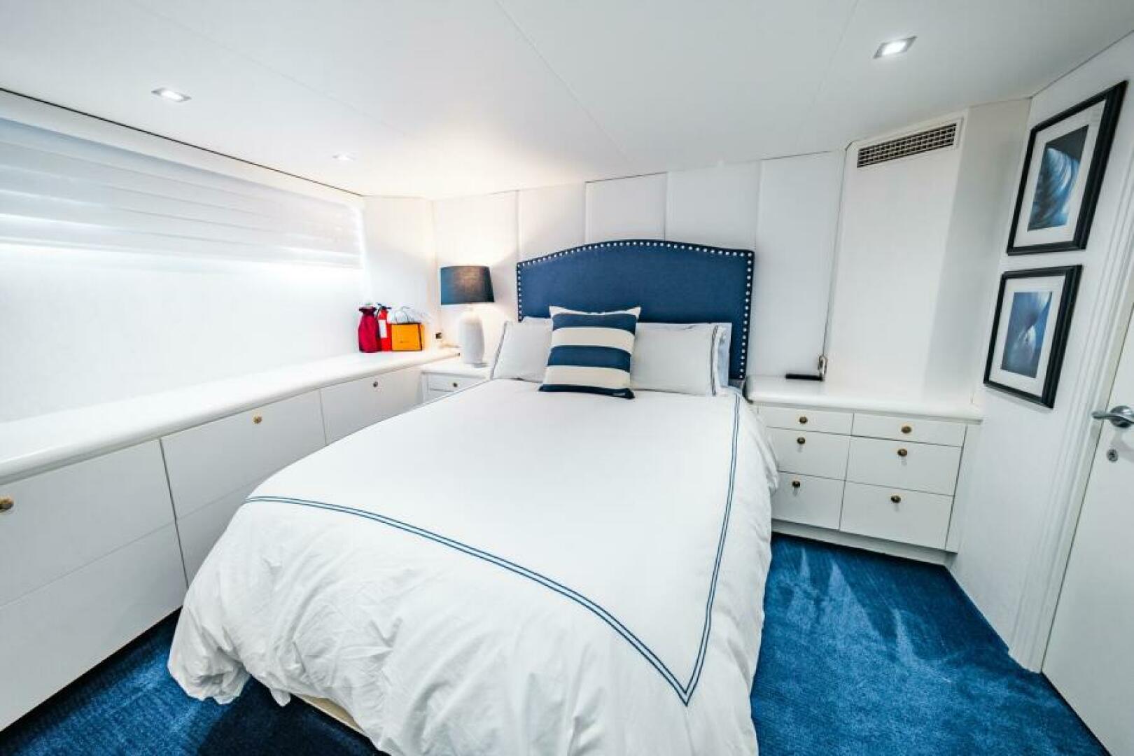 Slide: The Image of VIP Looking Aft   - 4935364