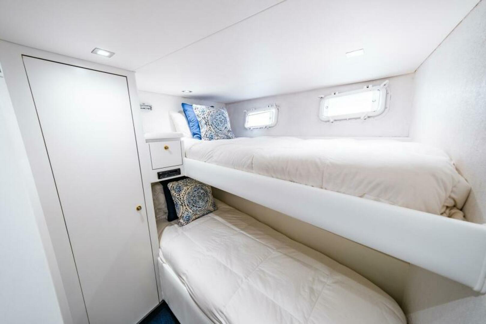 Slide: The Image of Port Side Guest Cabin    - 4935367