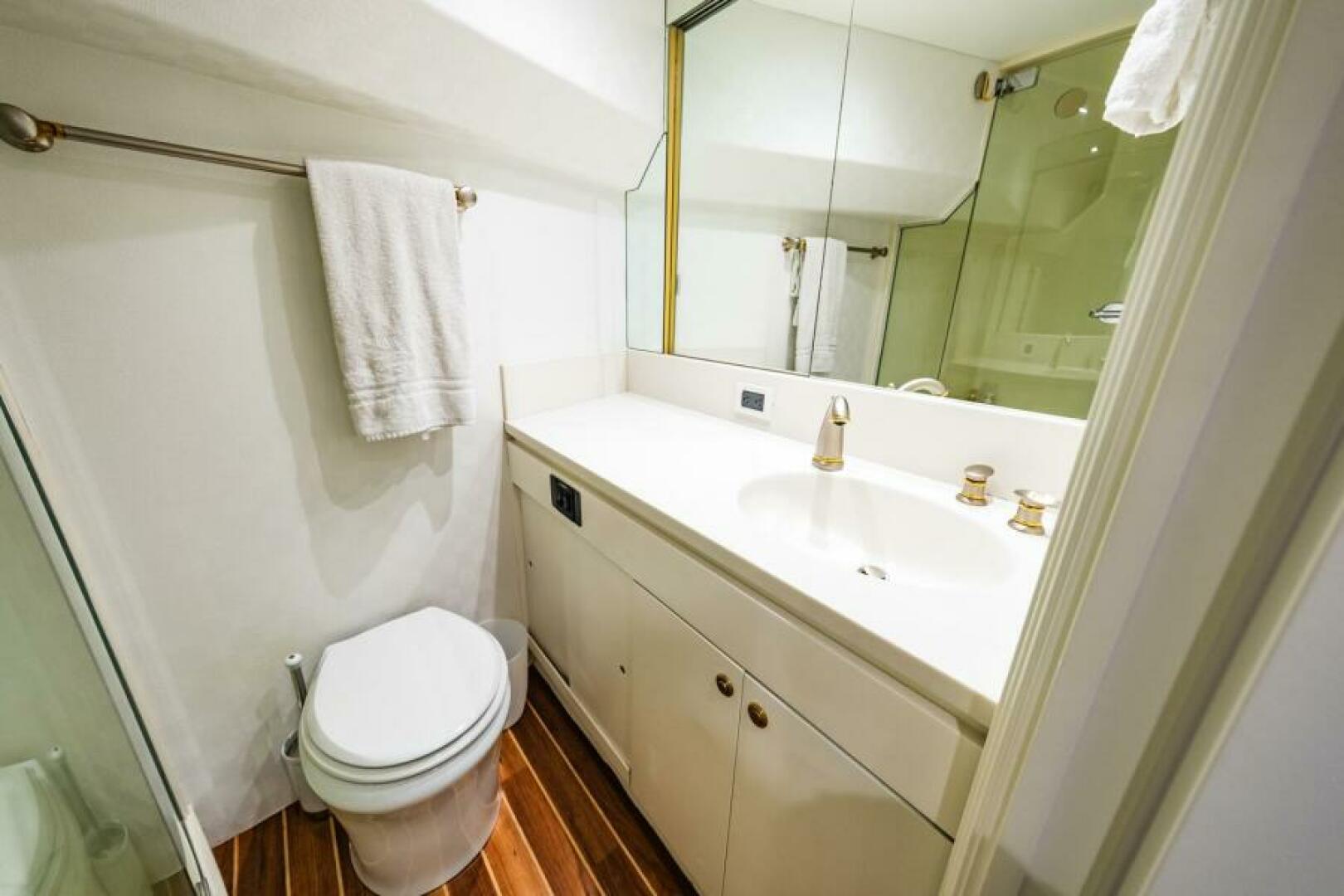 Slide: The Image of Forward Cabin Head   - 4935372