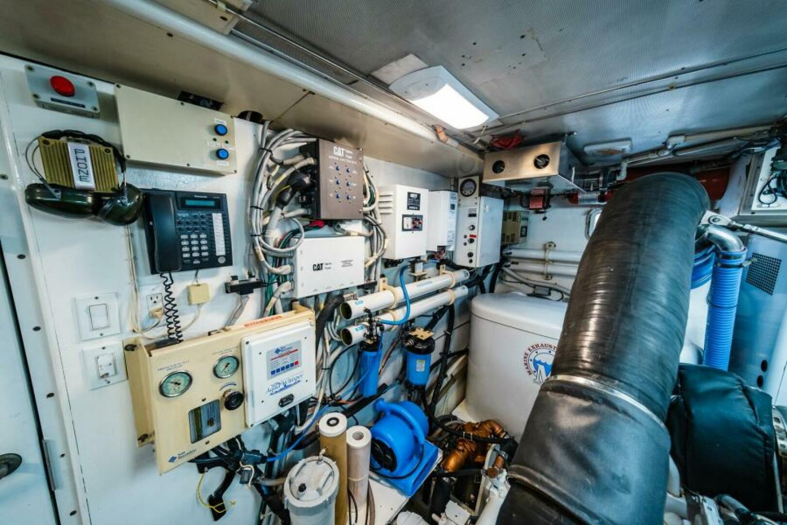 Slide: The Image of Outboard Port Engine - 4935412