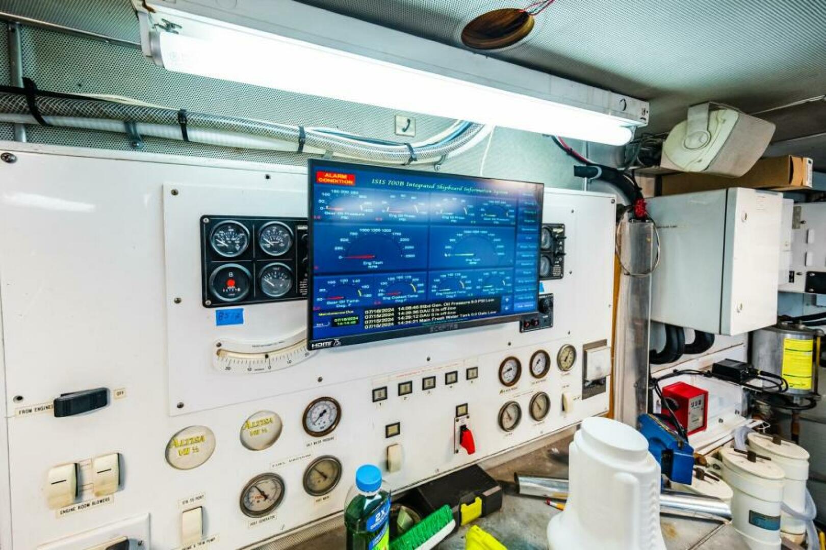 Slide: The Image of Engine Room Center - 4935414