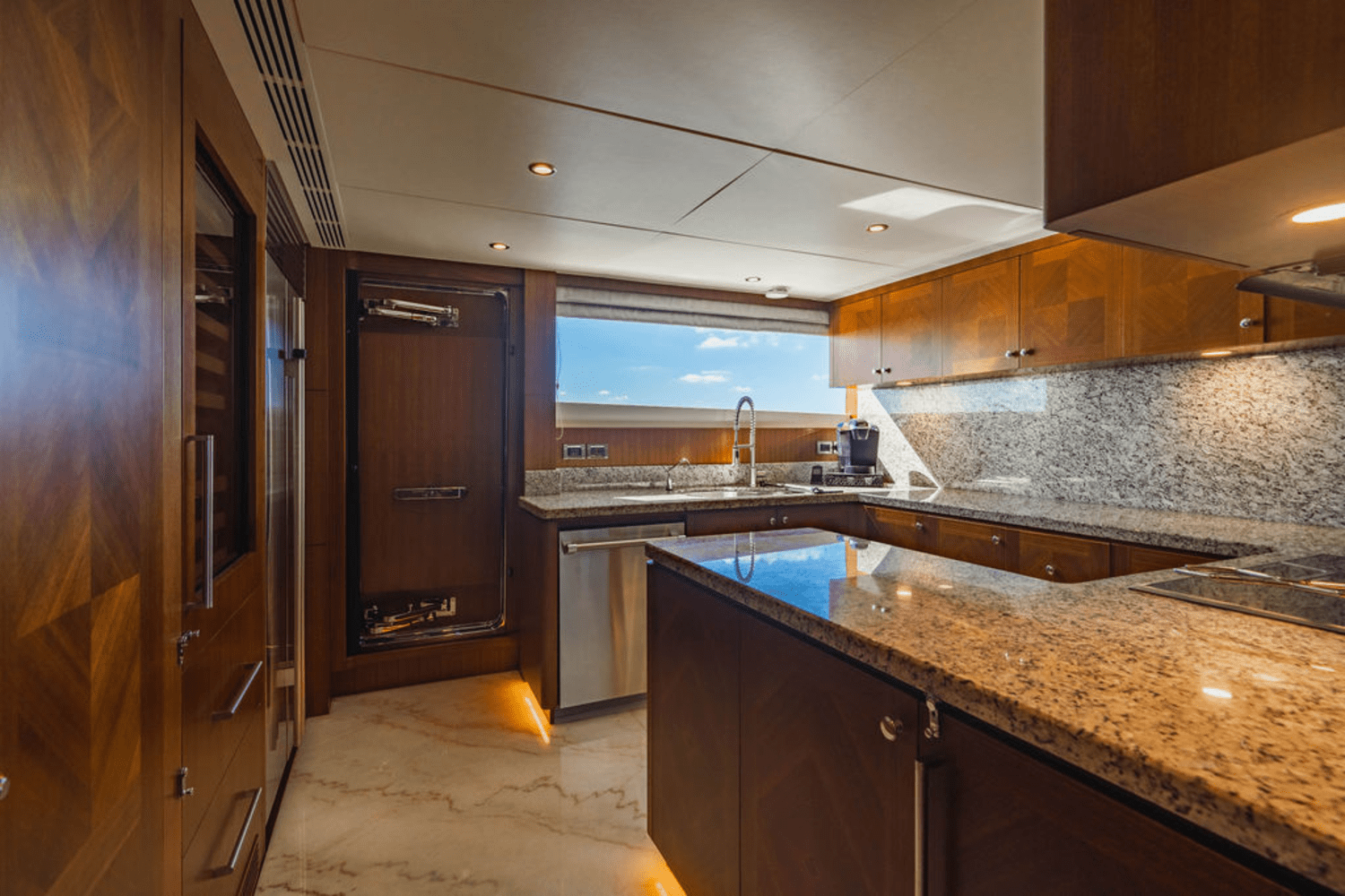 Slide: The Image of Ocean Alexander 100 2018 - 25