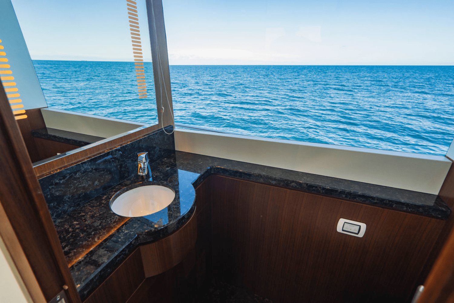 Slide: The Image of Ocean Alexander 100 2018 - 32