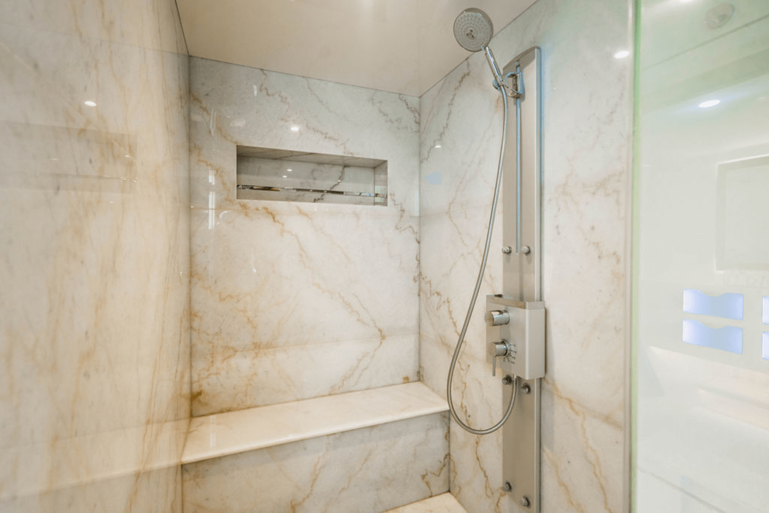 Slide: The Image of Ocean Alexander 100 2018 - 36