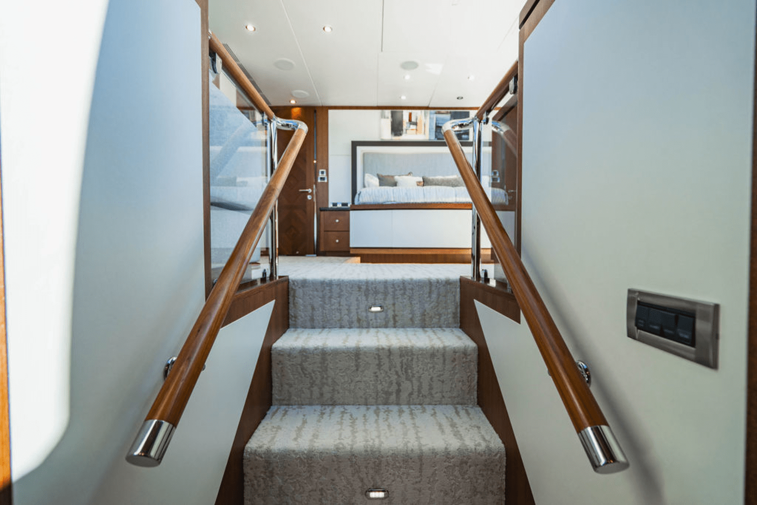 Slide: The Image of Ocean Alexander 100 2018 - 38