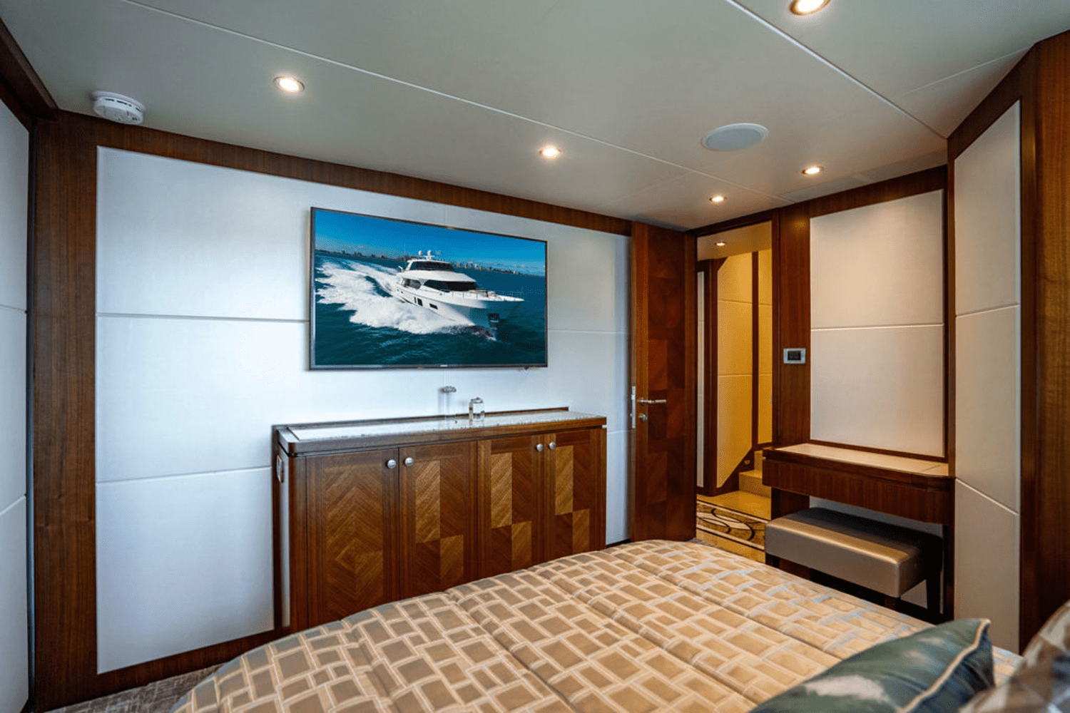 Slide: The Image of Ocean Alexander 100 2018 - 41