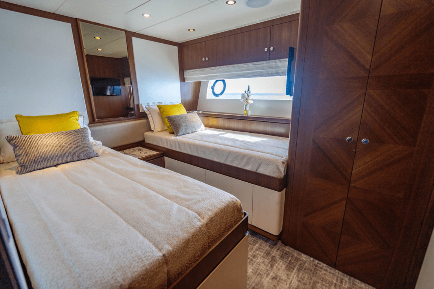 Slide: The Image of Ocean Alexander 100 2018 - 45